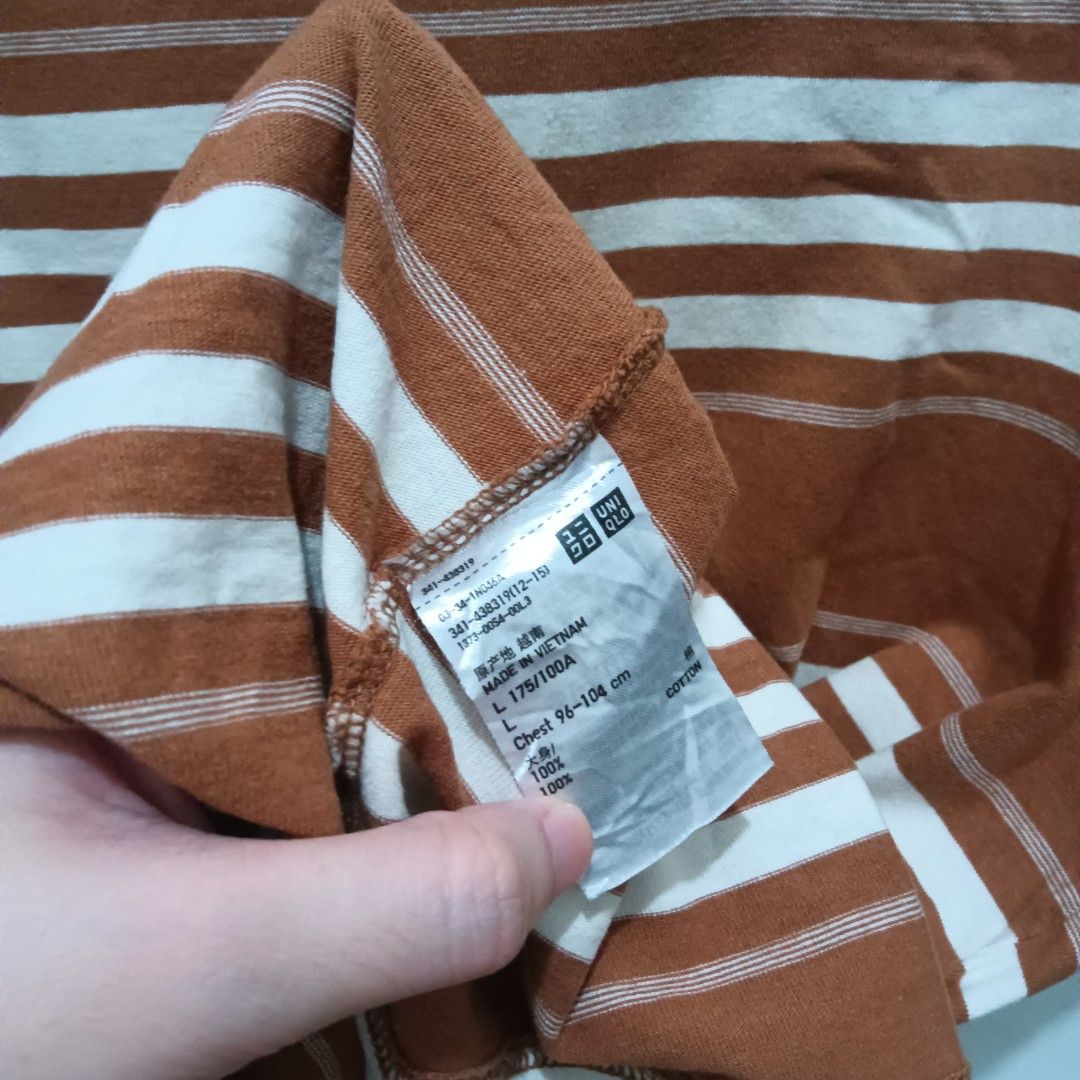 UNIQLO Stripes Shirt Brown (Category: Tshirts & Polo Shirts ) located in Caloocan City. Submitted by jaychingsss (Listing ID 1466631248, Image 3). Description: Uniqlo Brown Stripes Shirt - 150 22x29 Color Rate: 9.5/10 Complete Tags No issue NEED WASH.