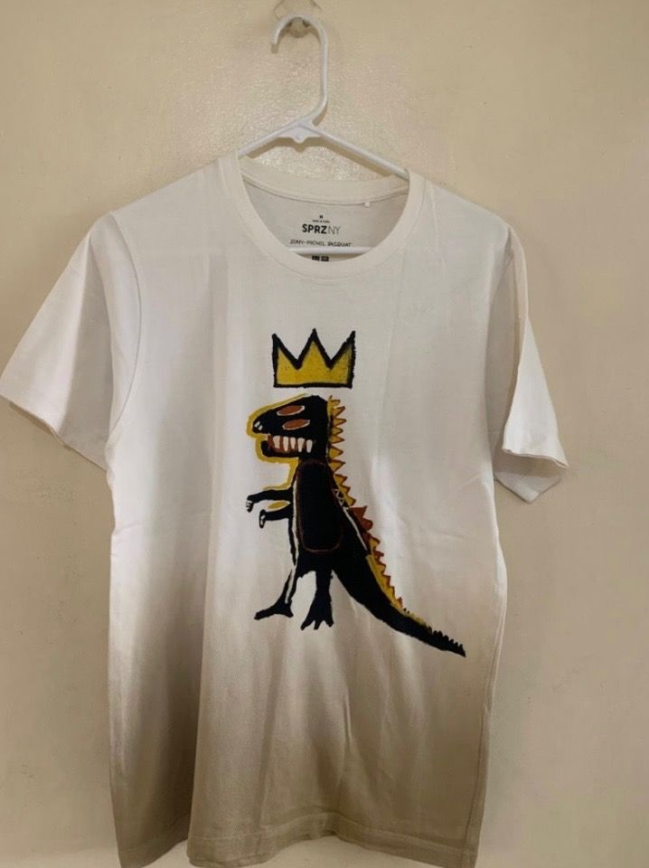 Uniqlo Tshirt Unisex (Category: Tshirts & Polo Shirts ) located in Valenzuela. Submitted by clickandshoppreloved (Listing ID 1466627302, Image 1). Description: Uniqlo TShirt Unisex Onhand, Original Medium Ontag, (27L x 19W) (Excellent Condition, Good As New).