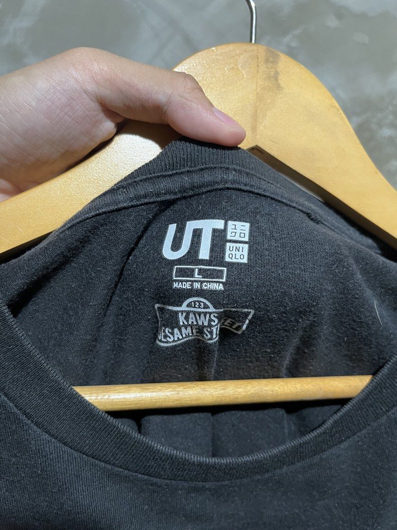 UNIQLO x KAWS (Category: Tshirts & Polo Shirts ) located in Davao. Submitted by rylthriftz12 (Listing ID 1466761988, Image 3). Description: NEED WASH.