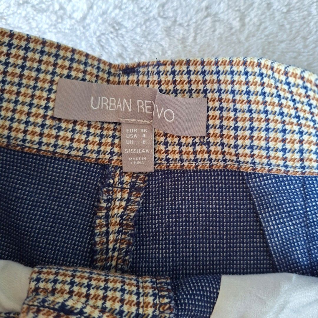 URBAN REVIVO SHORT - S (Category: Shorts) located in Abucay. Submitted by petiteprettyboutiquev2 (Listing ID 1466606487, Image 3). Description: Thick fabric itu ganda😍 + SF(J&T).