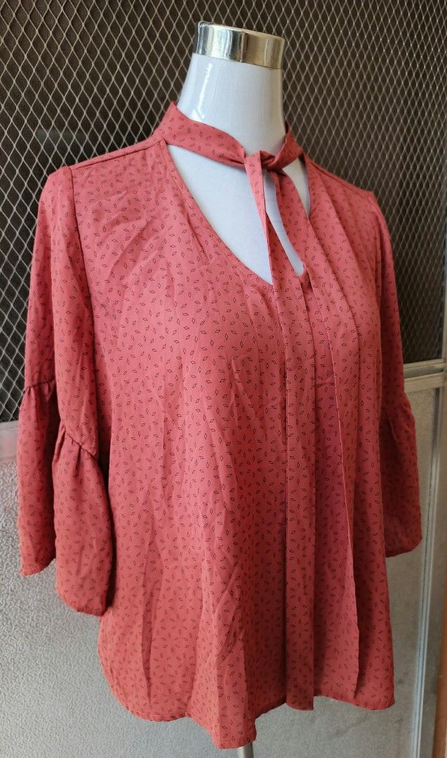 Urban Romantics Rust Orange Diamond Print Blouse (Category: Blouses) located in Cebu City. Submitted by violacloset (Listing ID 1466649312, Image 2). Description: Measurements: length: 23 1/2 width: 21.