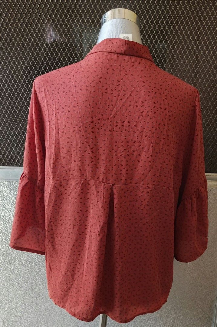 Urban Romantics Rust Orange Diamond Print Blouse (Category: Blouses) located in Cebu City. Submitted by violacloset (Listing ID 1466649312, Image 3). Description: Measurements: length: 23 1/2 width: 21.