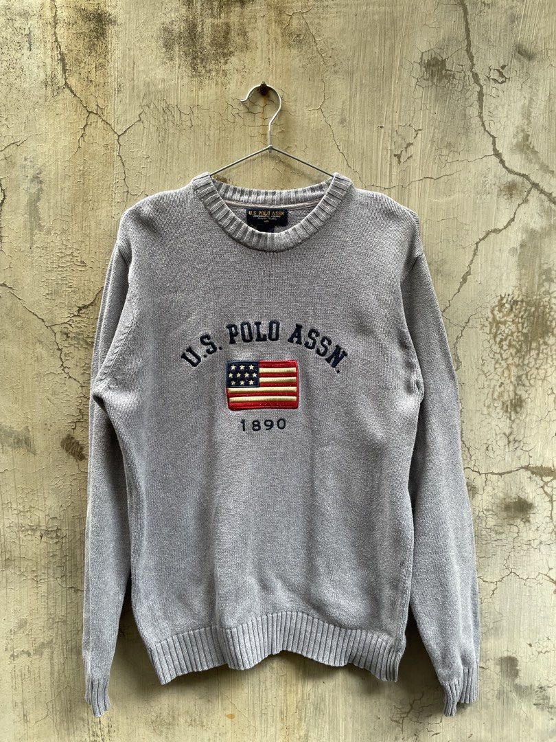 USPA Knitted Sweater (Category: Longsleeves) located in Valenzuela. Submitted by mikayruu (Listing ID 1466606677, Image 1). Description: - No Issue - Size Small on tag - 19x26.