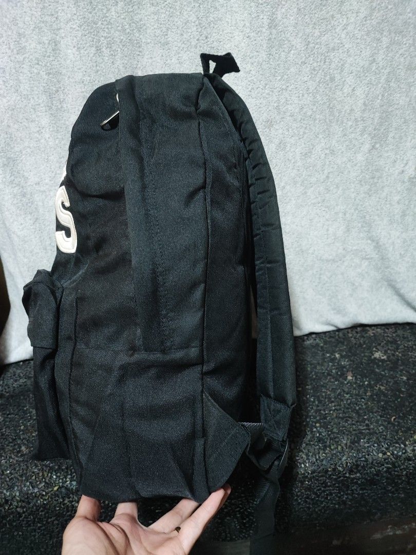 Vans Black Backpack with Large Logo (Category: Backpacks) located in Baguio. Submitted by ozara.06 (Listing ID 1466726992, Image 3). Description: Vans backpack Large In very good condition 600.
