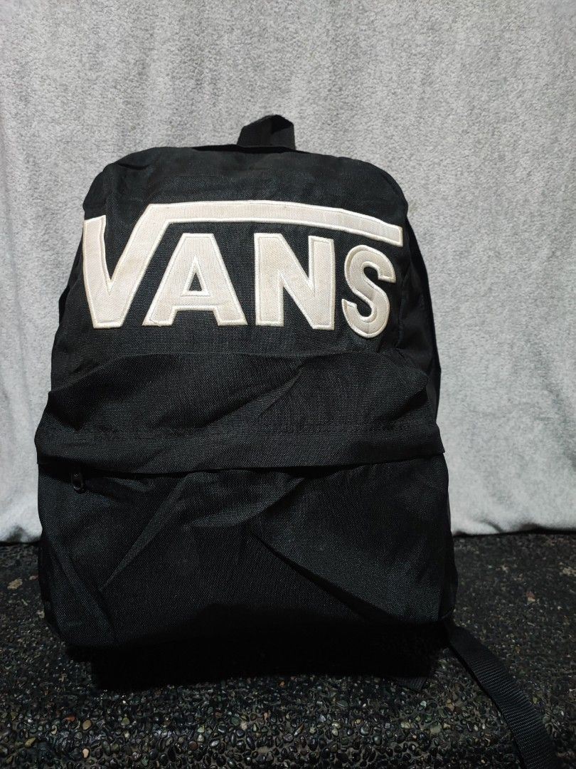 Vans Black Backpack with Large Logo (Category: Backpacks) located in Baguio. Submitted by ozara.06 (Listing ID 1466726992, Image 1). Description: Vans backpack Large In very good condition 600.