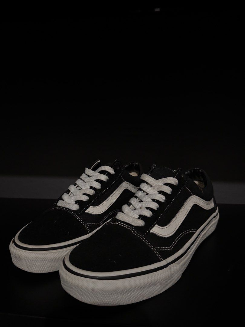 VANS OS AUTHENTIC (Category: Sneakers) located in Pateros City. Submitted by buynsell.ph (Listing ID 1466692395, Image 3). Description: Vans oldskool Size6mens/7.5womens/38 eur/24cm Good condition .