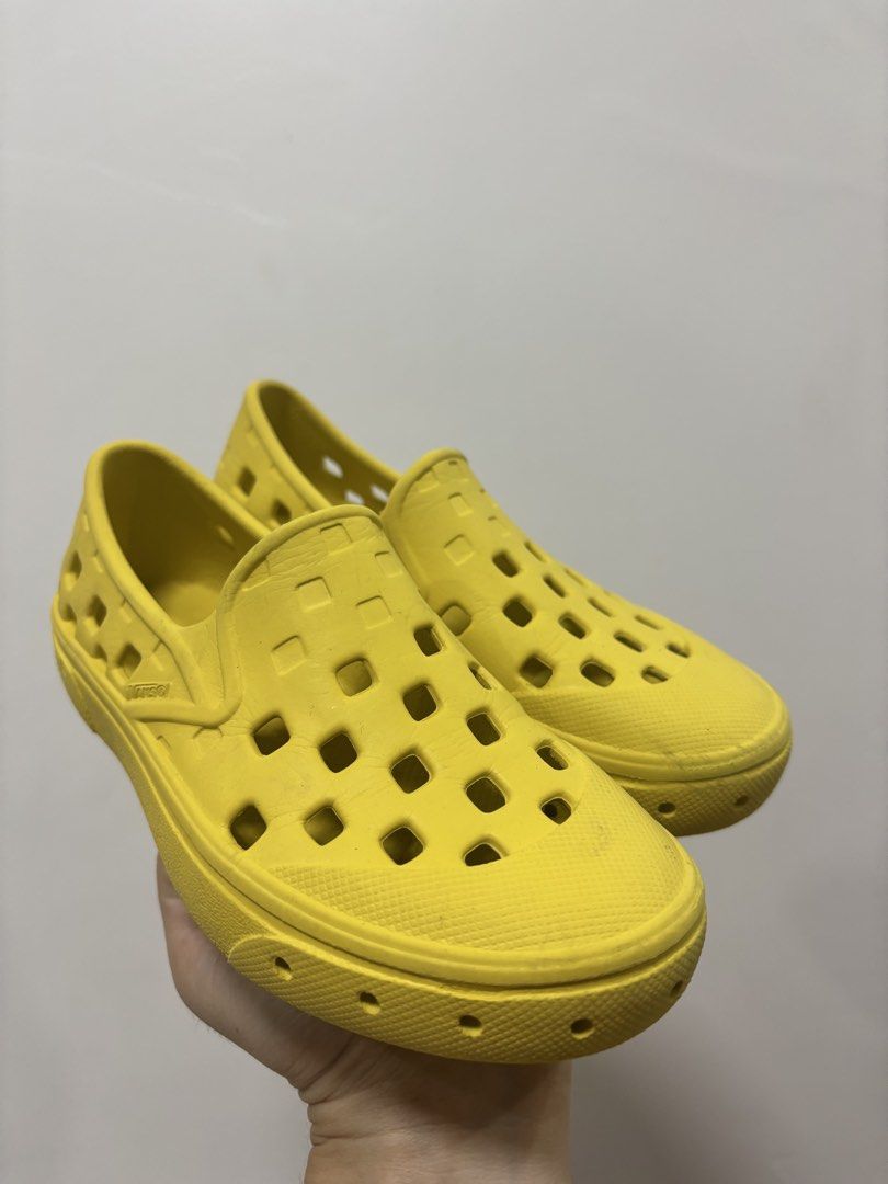 Vans sandal (18cm) (Category: Babies & Kids Fashion) located in Imus. Submitted by littlebooythriftstore (Listing ID 1460699573, Image 2). Description: Bacoor.