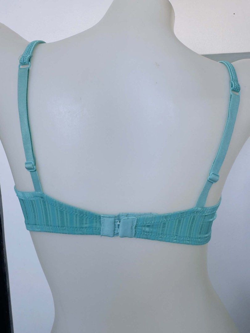 vasarette bra underwire 36B (Category: Undergarments & Loungewear) located in San Jose. Submitted by 99ners (Listing ID 1466769881, Image 2). Description: .
