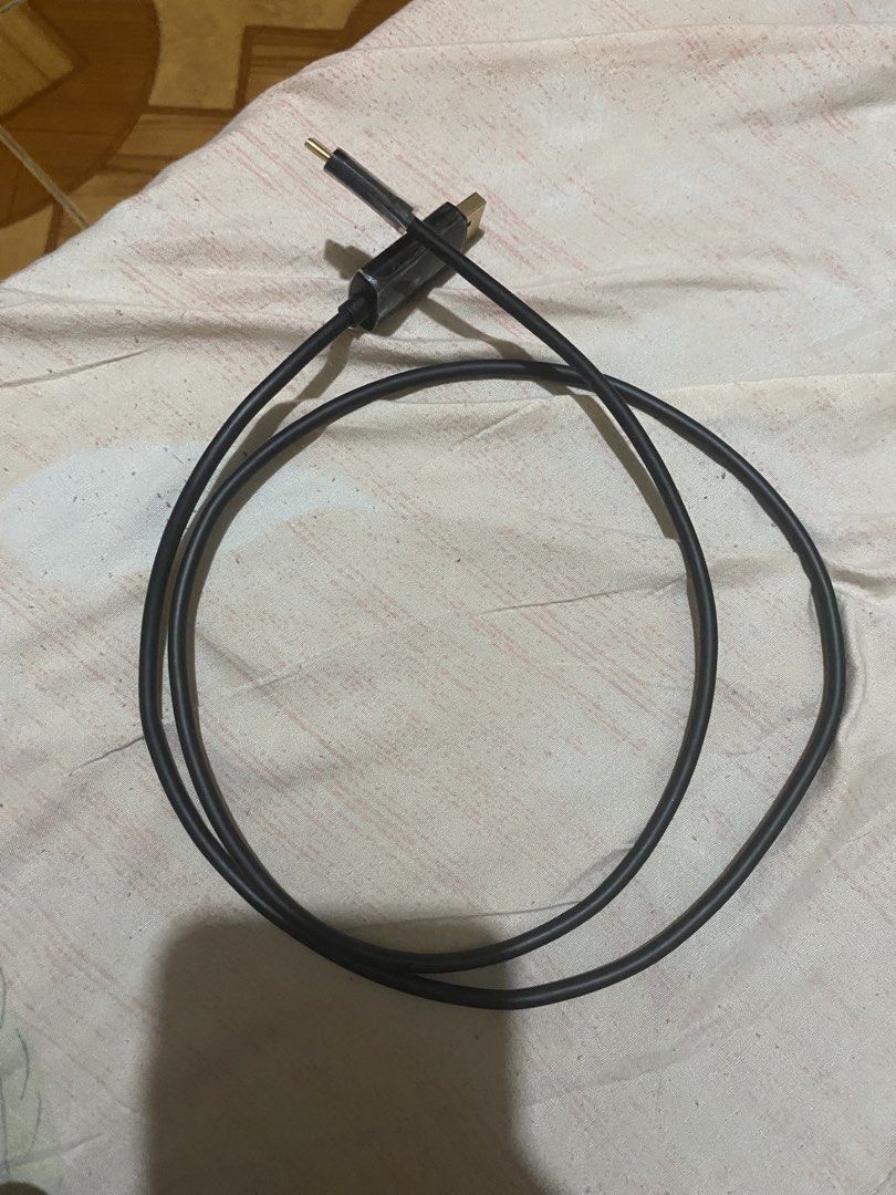 Vention DisplayPort to USB-C Bi-directional Cable (Category: Cables & Adaptors) located in Manila. Submitted by deesdeclutter (Listing ID 1466695742, Image 3). Description: - Brand: Vention - Type: USB-C to DisplayPort Cable - Color: Black with premium gold-plated connectors - Condition: Barely used, works perfectly (protective plastic film still on connector housing) - Compatibility: Connects laptops and phones directly to monitors.