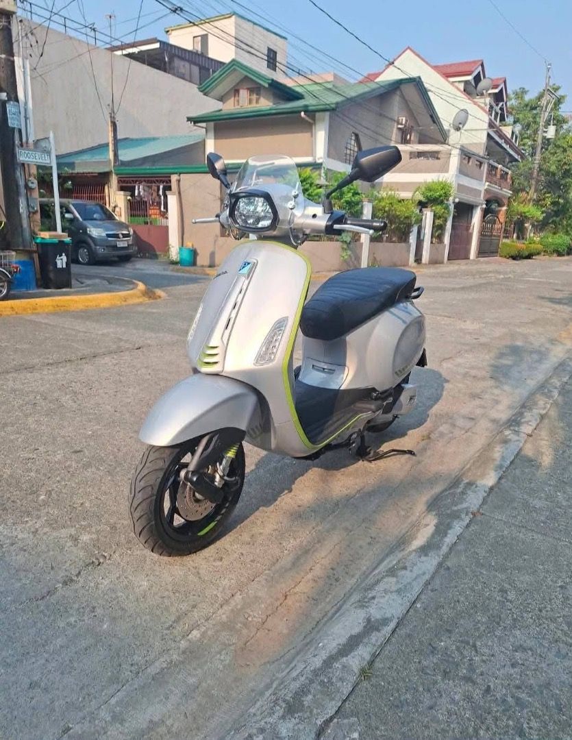 Vespa Sprint Tech 150cc (Category: Motorbikes for Sale) located in Taguig. Submitted by oddfire_e5b557 (Listing ID 1466640020, Image 2). Description: FOR SALE VESPA 125s VESPA Sprint Tech 150cc (2025) 2026 acquired ABS/Iget✅ Keyless✅ Complete docs and booklet✅ 1st Owner✅ Registered till July 2029✅ Casa maintained✅ All stock engine Orig Odo 135km Upgraded after market •Glass Visor •Synthethic leather sit cover •Foot peg •Rubber Matting ₱68,000 ask