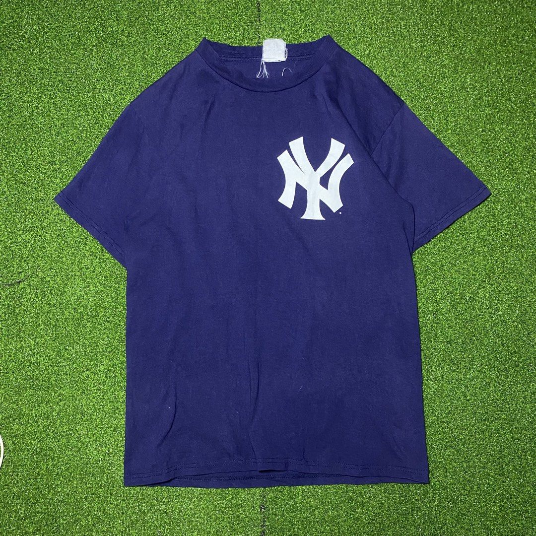 VINTAGE (Category: Activewear) located in Zaragoza. Submitted by kurlnathaniel02 (Listing ID 1466634613, Image 1). Description: VINTAGE MAJESTIC ‎ size medium ‎dimes W19.5/L26 ‎condition GOOD ‎color rate 9.5/10 ‎issue SEMI BACON NECK.