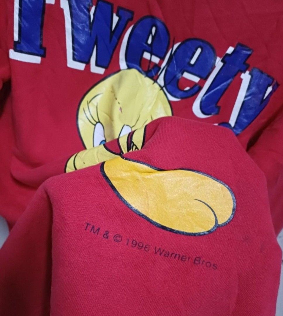 VINTAGE 1996 TWEETY BIRD (Category: Activewear) located in Manila. Submitted by bvnnie (Listing ID 1466685334, Image 3). Description: VINTAGE 1996 TWEETY BIRD Actual size using inches Aempit to Armpit 20 Lenght/26 fittings is Medium Excellent Condition, Issue:scratch sa print minimal Message if you have any other question about sizing. We do shipping nation wide I'm also open for video call so that you can see the item you 're interested to buy. 