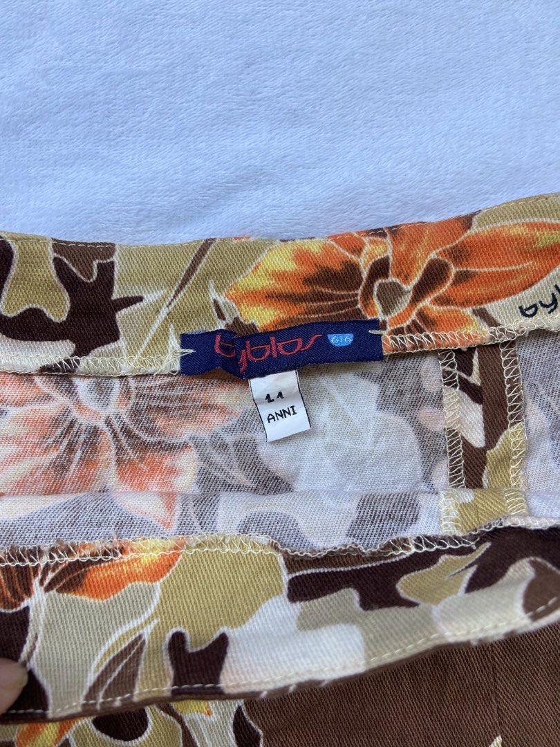 Vintage Byblos Whimsical (Category: Skirts) located in General Santos City (Dadiangas). Submitted by kala_chuchi (Listing ID 1466772562, Image 2). Description: Sizes. Small 26 inches waistline 24 inches length No flaws Over all condition Excellent .