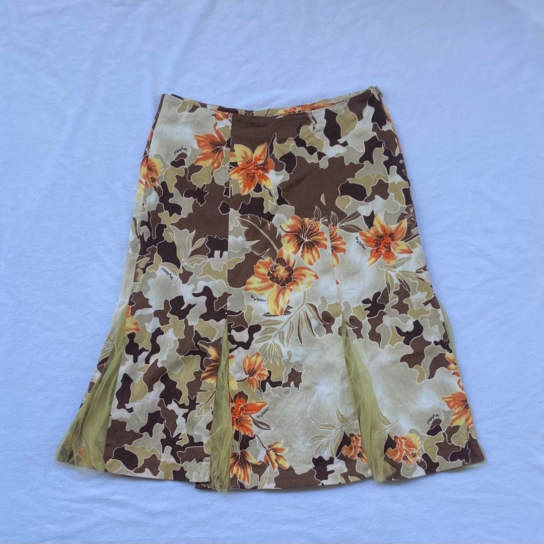 Vintage Byblos Whimsical (Category: Skirts) located in General Santos City (Dadiangas). Submitted by kala_chuchi (Listing ID 1466772562, Image 1). Description: Sizes. Small 26 inches waistline 24 inches length No flaws Over all condition Excellent .
