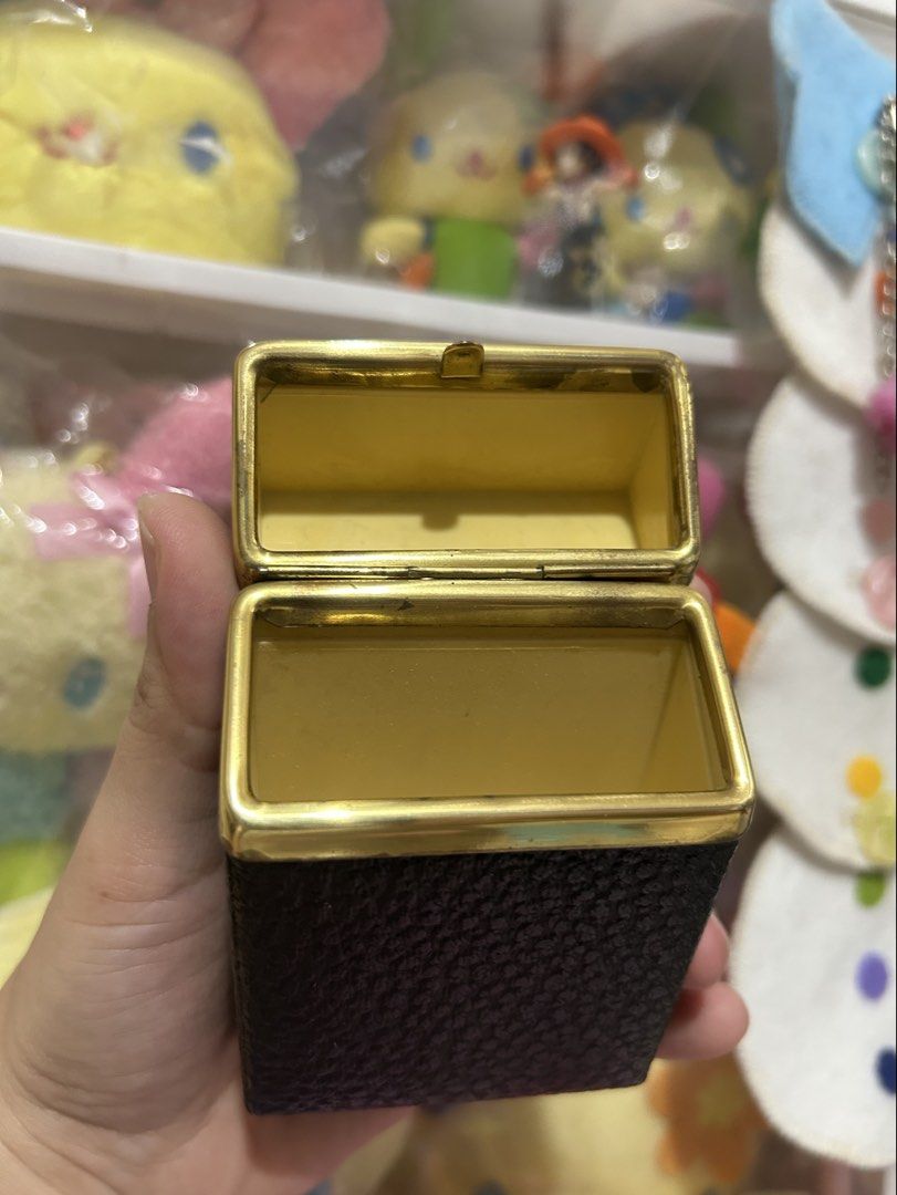 🍀✨Vintage cigarette case✨🍀 (Category: Vintage Collectibles) located in Manila. Submitted by zscollectibles (Listing ID 1466698650, Image 3). Description: 🍀✨Please read before messaging. Thank you.✨🍀 ❗️No return no exchange. Actual item posted. ❗️No haggling. LP Posted. ❗️No cancellation once order confirmed and scheduled for shipping. ❗️J&T, or your choice your book. (SF shouldered by the buyer) ❗️Shipping every friday. ❗️Gcash not Gprotect, 