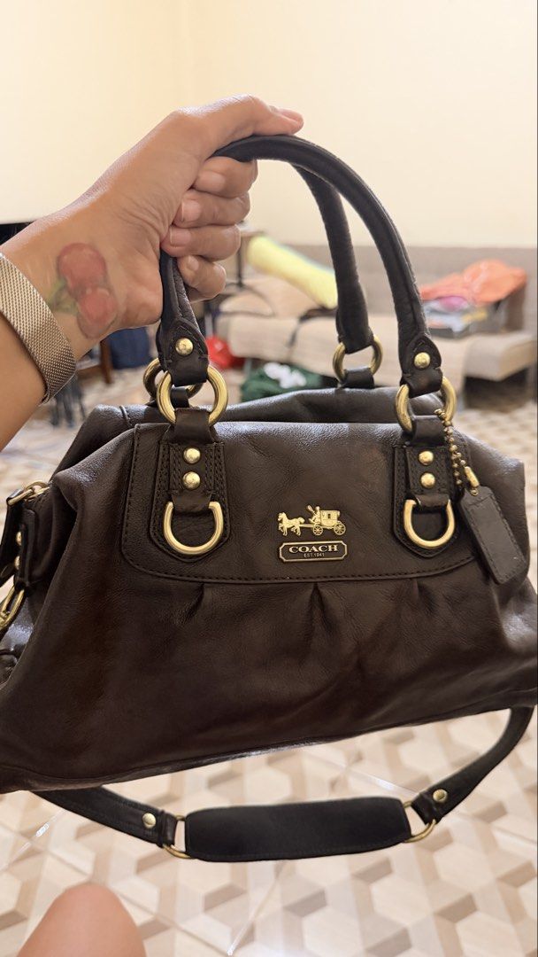 Vintage Coach Ahsley Satchel (Category: Shoulder Bags) located in Hilongos. Submitted by moribymary-on_ig (Listing ID 1466762843, Image 2). Description: Vintage coach ashley satchel .