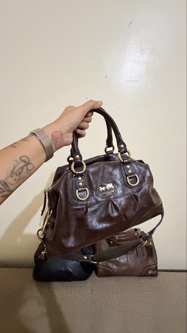 Vintage Coach Ahsley Satchel (Category: Shoulder Bags) located in Hilongos. Submitted by moribymary-on_ig (Listing ID 1466762843, Image 1). Description: Vintage coach ashley satchel .