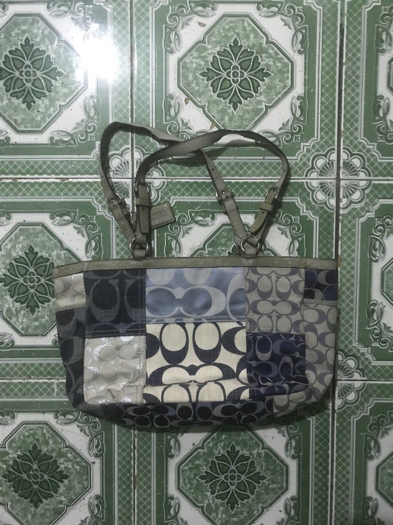 Vintage Coach Patchwork Tote Bag (Category: Tote Bags) located in Bulacan. Submitted by bleue.finds (Listing ID 1466626981, Image 2). Description: Vintage Coach Patchwork Tote Bag size medium issue : nag start mag bakbak leather natural sa vintage, tinanggal ko lahat ng leather parts para maging mas maganda at prisentable tignan at yung sa handle niya lalagyan ko ng twilly both handles para may proteksyon ang handle..