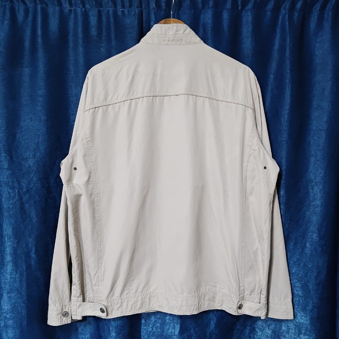 VINTAGE GIVENCHY PARIS HARRINGTON (Category: Coats, Jackets and Outerwear) located in Makati City. Submitted by upcycled.closeth (Listing ID 1466621466, Image 2). Description: - Authentic Vintage givenchy Paris product - Cream or Beige / long sleeve harrington - Size: Large (men's) - Like new - Authentic - flaws: no flaws - Excellent condition - Need wash, fresh from bale - Features design of vintage Givenchy Paris with embroidery logo in the poc