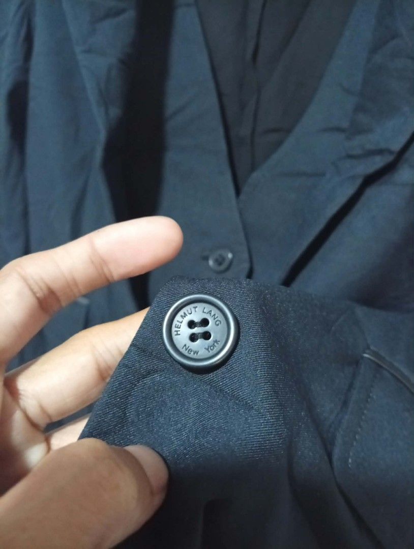 Vintage Helmut Lang Welt pocket Blazer ( Authentic ) (Category: Activewear) located in Barotac Nuevo. Submitted by john.pritz (Listing ID 1466618048, Image 3). Description: Vintage Helmut lang Welt pocket Blazer ( Authentic ) Like new condi no issue Size small on tag Width 17 Length 26.