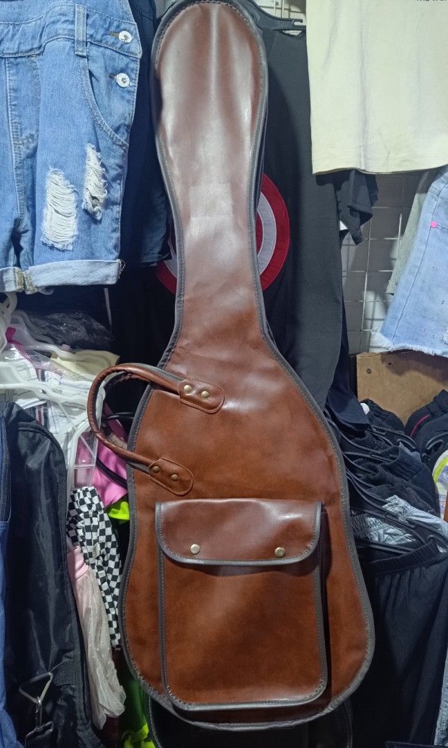 Vintage leather Guitar Gig bag (Category: Musical Instruments) located in Malabon City. Submitted by kittydrea14 (Listing ID 1466572664, Image 1). Description: .