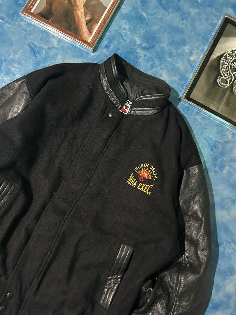Vintage Leather/Wool Jacket (Category: Coats, Jackets and Outerwear) located in Bais. Submitted by juans_thrift (Listing ID 1466570714, Image 3). Description: Vintage Leather Jacket Price: 750💸 📌Dimes: 28.5 x 28.5 📌Size: Large to Xl 📌Condition: 9.8 📌Colorate: 9.8 📌Issue: ❌❌❌.
