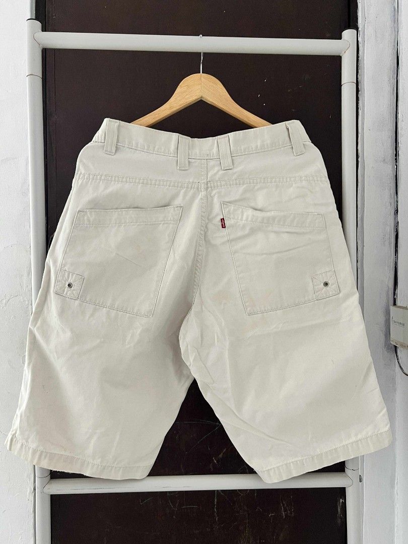 VINTAGE LEVI'S Black batwing (DATED 1999) (Category: Shorts) located in Taguig. Submitted by joshferarro_ (Listing ID 1466745477, Image 2). Description: .