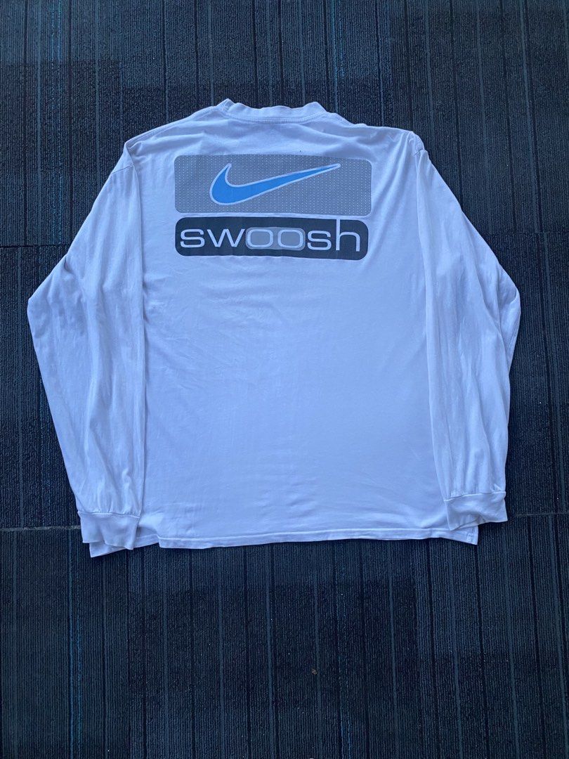 Vintage Nike longsleeve (Category: Tshirts & Polo Shirts ) located in Taguig. Submitted by offther4ck (Listing ID 1466668191, Image 2). Description: - Issue: need wash ( yellowing and pinhole ) - Size XL on tag - width: 25 inches - Length: 31 inches .