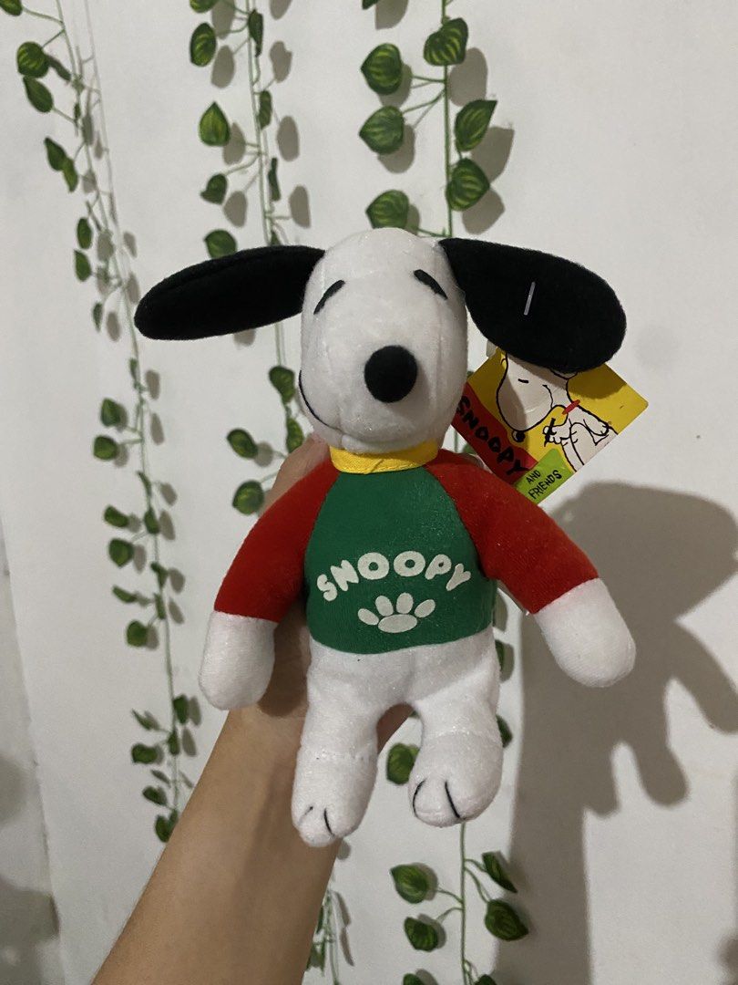 vintage or retro-style Snoopy plush Charm (Category: Plushies & Soft Toys) located in Guagua. Submitted by toy_corner (Listing ID 1466565723, Image 1). Description: Brandnew with papertag NO ISSUE Pampanga loc MOP: GCASH J&T courier.