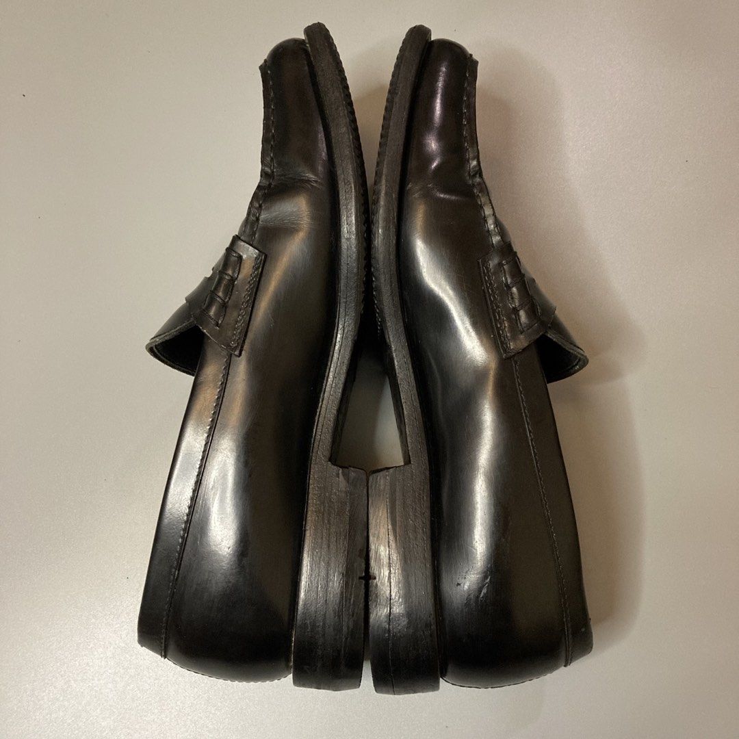 Vintage Prada Square Toe Penny Loafers (Category: Sneakers & Footwear) located in Malaybalay. Submitted by spl3ndd_artifacts (Listing ID 1466773453, Image 2). Description: Size 7 on tag but can fit 8US.