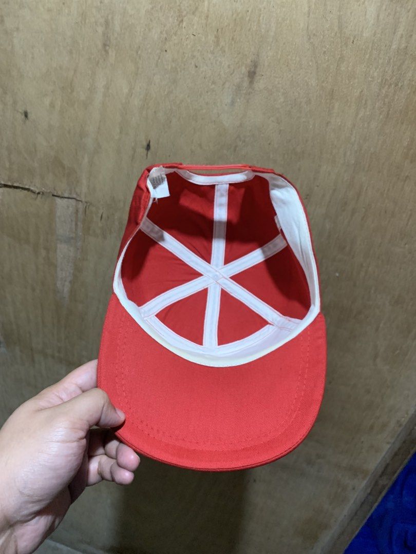 Vintage rare 80’s Ferrari Cap (Category: Caps & Hats) located in Cebu City. Submitted by lk.thrifts (Listing ID 1466765911, Image 2). Description: Vintage rare Ferrari 80’s cap 9/10 condition 9/10 color rate 500 + sf Cebu loc.