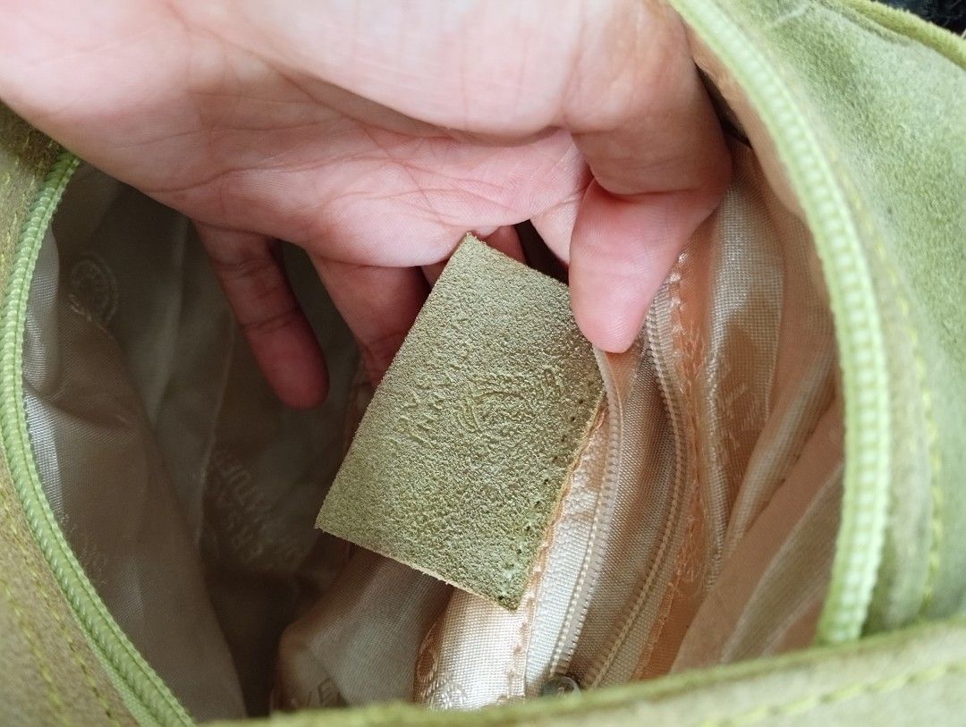 Vintage versace (Category: Luxury Bags & Wallets) located in Roxas City. Submitted by leeeryue (Listing ID 1466653213, Image 3). Description: vintage versace suede leather.