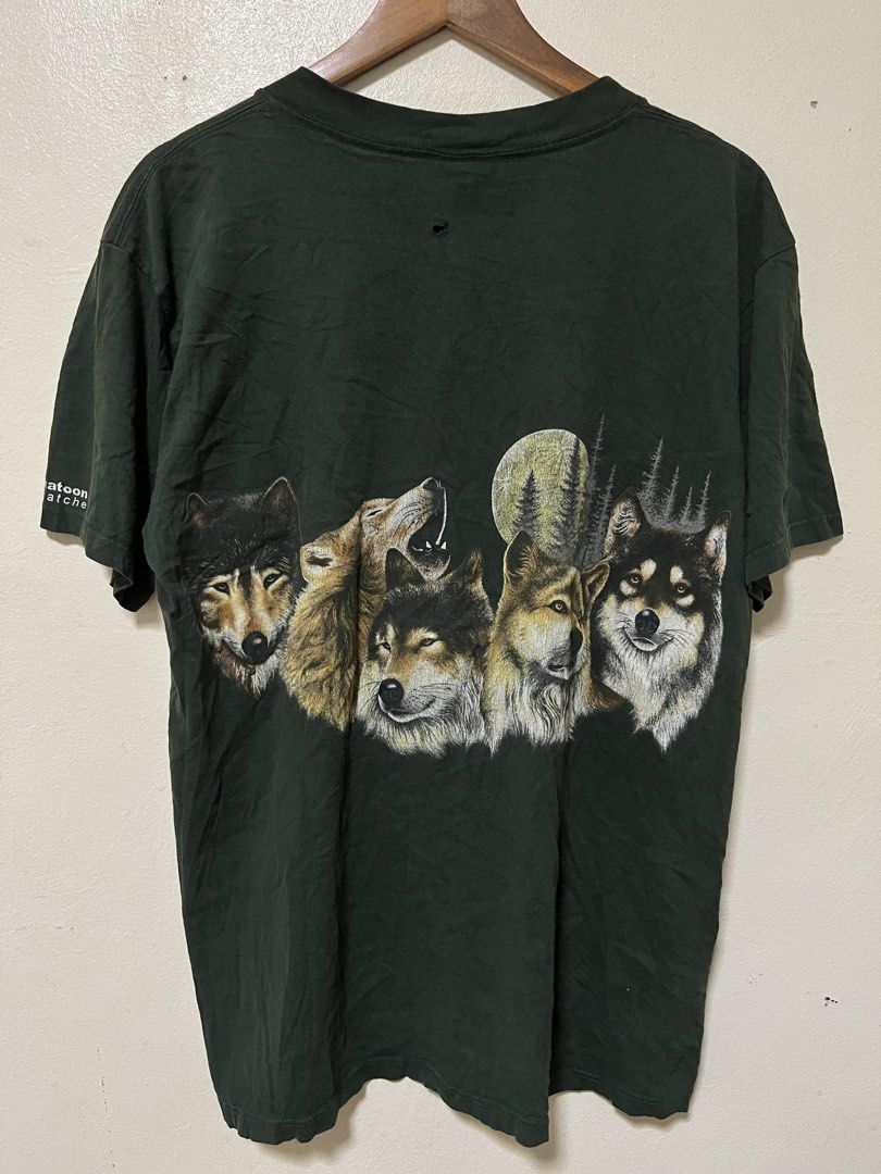 Vintage WRAP AROUND WOLF SHIRT (Category: Tshirts & Polo Shirts ) located in Manila. Submitted by jils.vtg (Listing ID 1466678133, Image 2). Description: Gildan Heavyweight tag 22x28 Issue: 1 penhole.