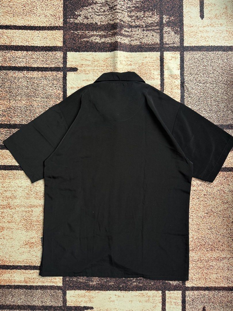 vintage Y2K dragonfly short sleeve (Category: Formal Shirts) located in Abulug. Submitted by jv1122 (Listing ID 1466639126, Image 2). Description: vintage Y2K dragonfly short sleeve no major flaws 23x30 dimes.