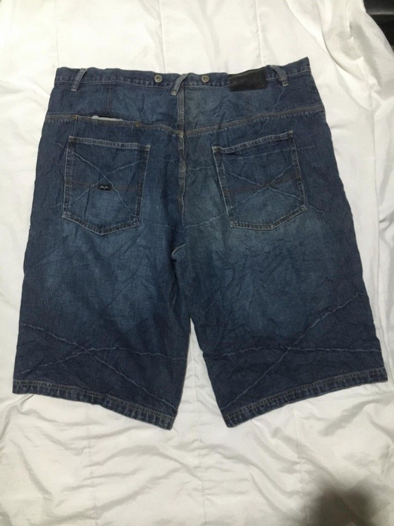 Vintage Y2K Sean John Jorts (Category: Shorts) located in Quezon City. Submitted by thriftyzx (Listing ID 1466613658, Image 2). Description: Vintage Y2K Sean John Jorts Size 42 Length: 29 Excellent Condition No issue Color rate: 9.5/10 1399 Freeshipping Location:QC.