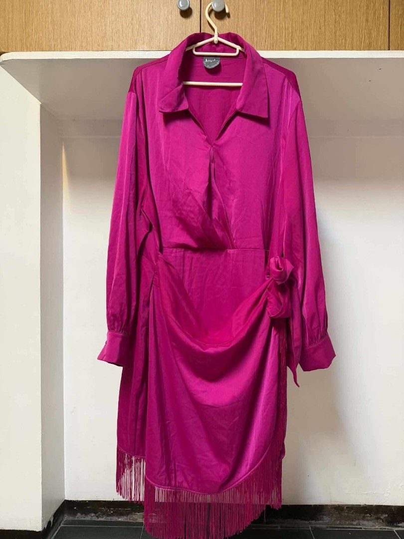 Violet Dress (Category: Dresses) located in Manila. Submitted by atozstuff (Listing ID 1466631502, Image 1). Description: .