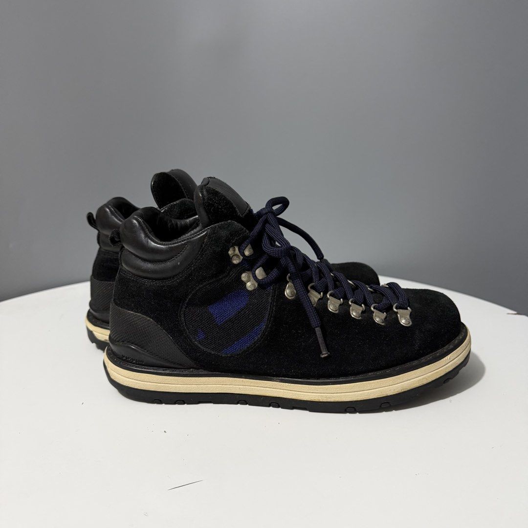 Visvim x GNF Design Gadfly Boots-Folk Men’s (Category: Boots) located in Manila. Submitted by thrifts.el (Listing ID 1466655094, Image 2). Description: Visvim x GNF Design Gadfly Boots-Folk Men’s Size. US 9 • Current Issue: Sole separation at the heel area. • Cause: Age-related adhesive failure. Over time, the factory glue becomes brittle and loses its bond, which is common for vintage visvim footwear. The “GNF” logo stamped on the tongue stands 