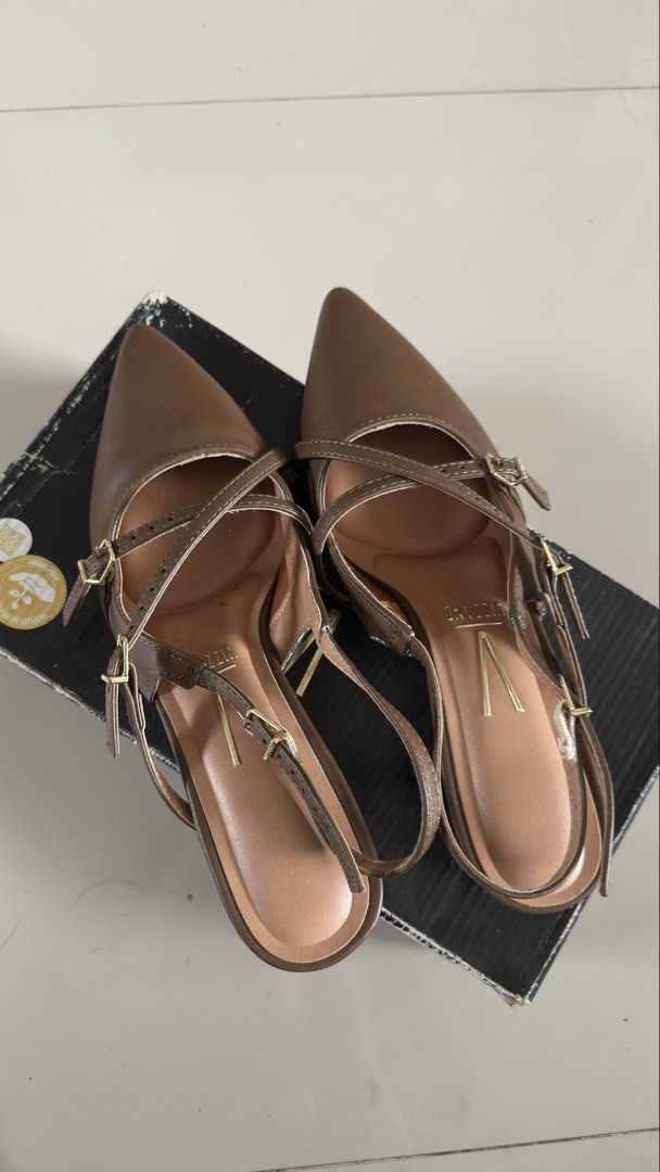 VIZZANO Low heel shoes/sandal (Category: Heels) located in Bulacan. Submitted by clever.chichi28 (Listing ID 1466589620, Image 3). Description: VIZZANO Women’s Harmony Low Heel Shoes Size: EU: 38 | US:7 Color: Coffee 700 Original price: ₱1,500 Slightly negotiable 📌 Condition: Used once only • Worn once for my defense • No longer being used, so selling 📍 Location: Santa Maria, Bulacan 📦 Shipping fee: Shouldered by buyer.