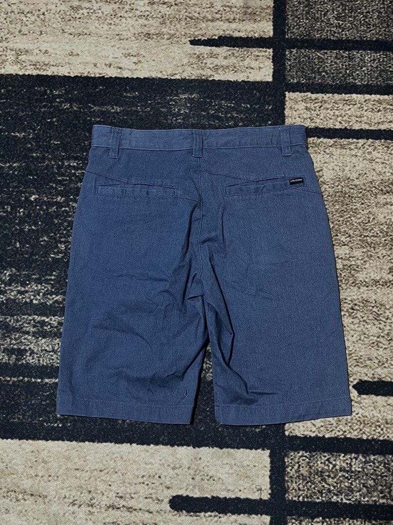 VOLCOM (Category: Shorts) located in Bulacan. Submitted by sef19 (Listing ID 1466769597, Image 3). Description: VOLCOMSTONE - size : 30w condition : excellent price : ₱570 - mop : gcash / jnt pm 📩📩📩 📍BULACAN.