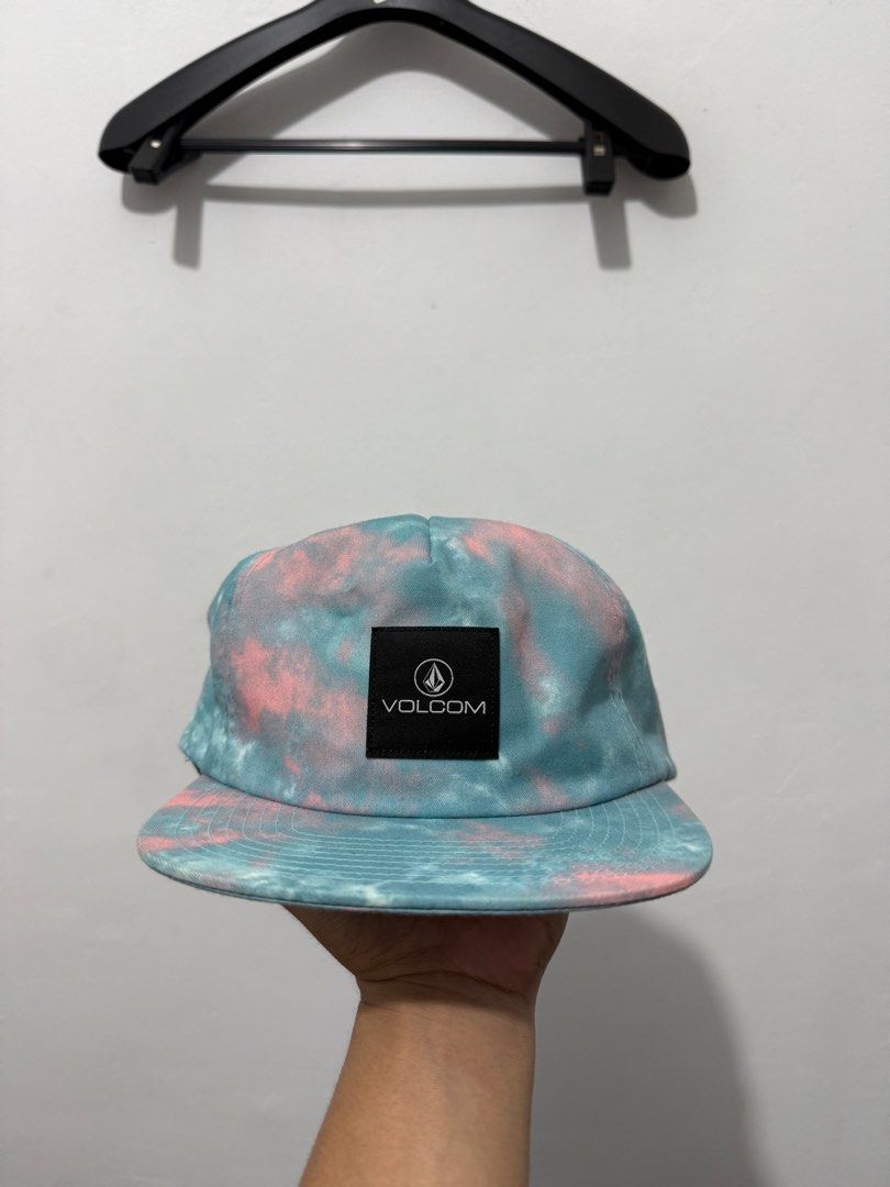 Volcom cap (Category: Caps & Hats) located in Sorsogon. Submitted by jovert_23alviz (Listing ID 1466714373, Image 1). Description: As new condition No issue.