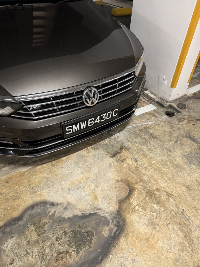 Volkswagen Passat 1.8 TSI Highline (A) (Category: Used Cars) located in Singapore. Submitted by minty222 (Listing ID 1466715779, Image 3). Description: Volkswagen Passat luxury sedan registered July 2018. Powered by a 1.8L engine paired with a 7-speed DSG automatic transmission. Output rated at 177 bhp. Includes 2 previous owners, keyless entry and start, electric brake, sports rims, and electric leather seats. Engine capacity is 1798 cc with a c