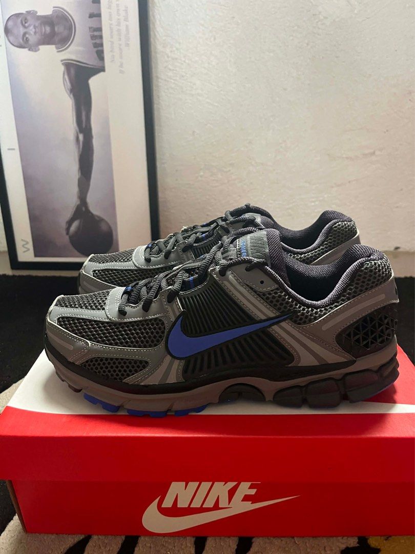 Vomero 5 Anthracite (Category: Casual Shoes) located in Makati City. Submitted by threadsfordays (Listing ID 1466772695, Image 1). Description: Authentic Bnew Sz 8 and 8.5 ₱4500 Mandaluyong area.