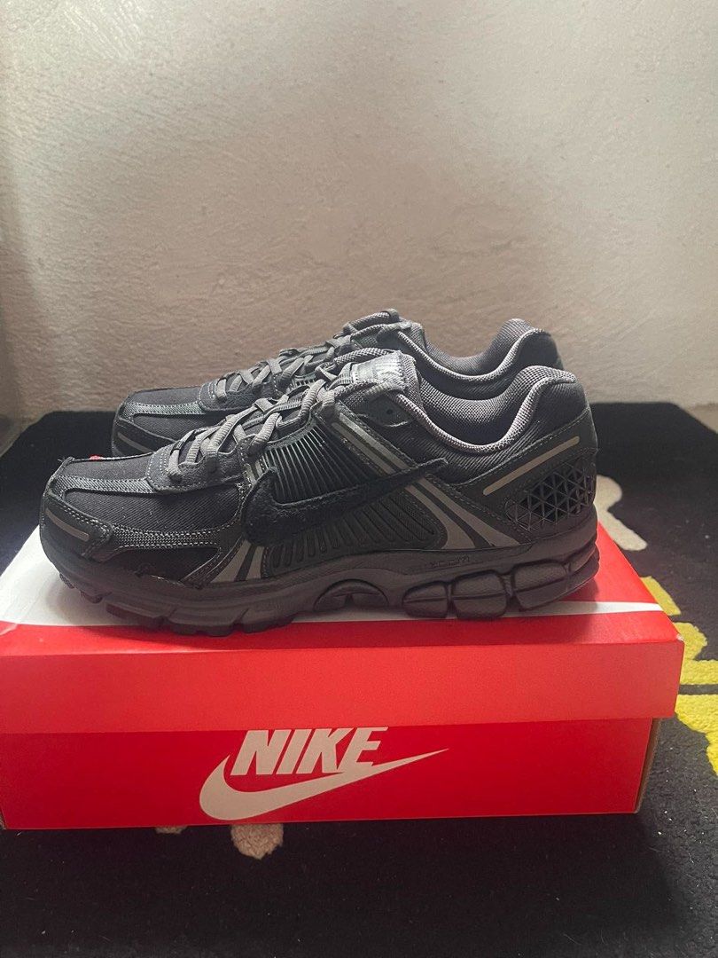 Vomero 5 Dark Smoke Grey (Category: Sneakers) located in Makati City. Submitted by threadsfordays (Listing ID 1466772516, Image 1). Description: Authentic Bnew Sz 9 ₱4500 Mandaluyong area.