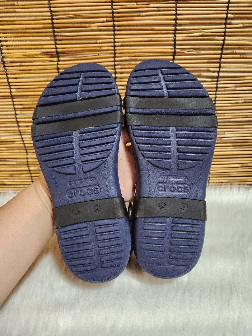 W4- Preloved Original Crocs for kids (Category: Babies & Kids Fashion) located in Navotas City. Submitted by FluffyFeet (Listing ID 1466730622, Image 3). Description: NEW ARRIVAL❗️ This is a PRELOVED ORIGINAL CROCS FOR KIDS‼️ Please managed your expectations ❤️ 📌 Strictly MINE NOW, PAY NOW ONLY❗️ (Unless suki na po na maayos kausap at iwas cancellation) 📌 You may ask for other photos before placing order/s STRICTLY NO RETURN, NO EXCHANGE UNLESS