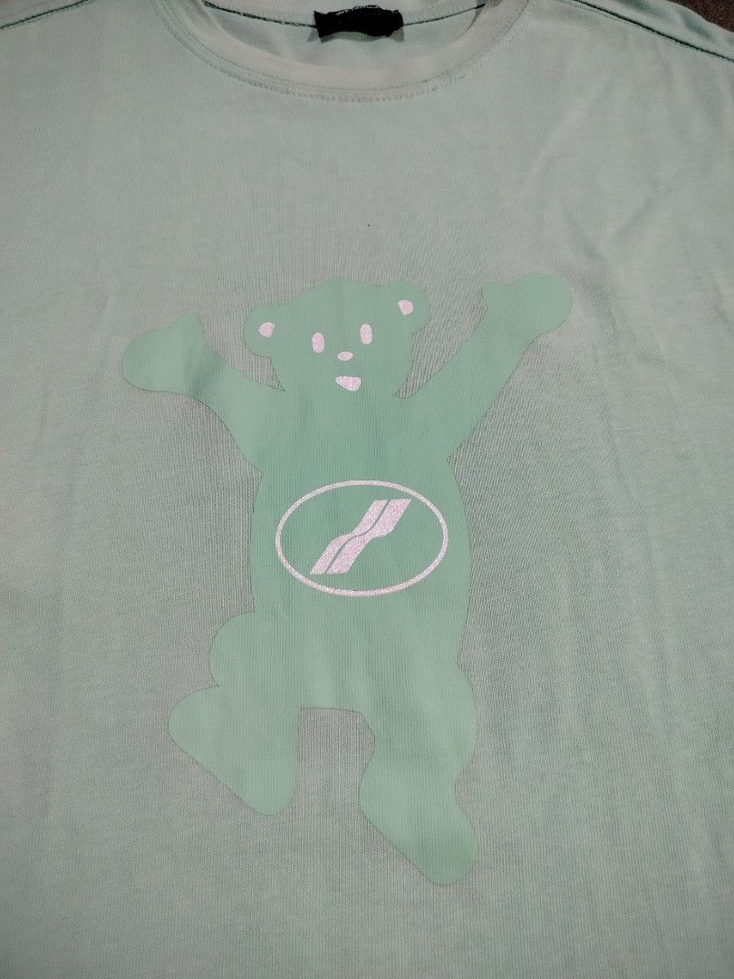 We11done Mint Green Bear Graphic Tee Size S (Category: Formal Shirts) located in Bongabong. Submitted by giansarmie08128 (Listing ID 1466701508, Image 3). Description: Well done t-shirt Dimes 22x27.5 Color rate 9/10 Excellent condition Issue: sign of use in neck.