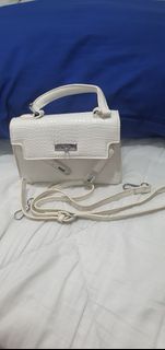(Category: ) located in . Submitted by personal_preloved40 (Listing ID 1466654480, Image 1). Description: .