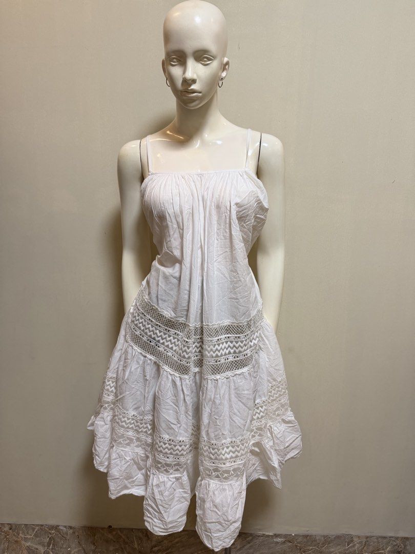 White dress (Category: Dresses) located in General Santos City (Dadiangas). Submitted by jen.crtz (Listing ID 1466564090, Image 1). Description: Used few times but in good condition . Can actually fit S/M.
