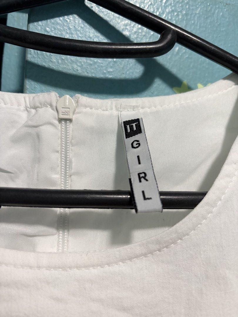 White Dress (Category: Dresses) located in Taguig. Submitted by jazbee19 (Listing ID 1466717052, Image 3). Description: Bought at SM for ₱2,099, selling for ₱1,500 only. 😊 Casual For civil wedding.