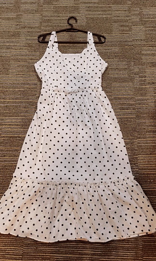 White polka dot strappy dress (Category: Dresses) located in Batangas. Submitted by micaelaul (Listing ID 1466577230, Image 3). Description: 32-34 bust 24-28 waist Mid length maxi sa 5 flat..