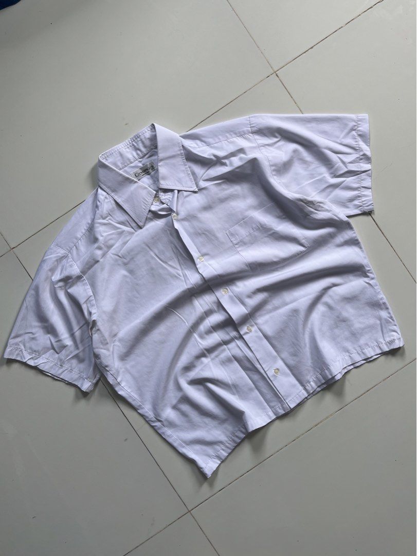 White Polo (Category: Tshirts & Polo Shirts ) located in Bacolod City. Submitted by danielle5_ (Listing ID 1466580486, Image 2). Description: Small-Medium, 20x23 Flaws: minimal dirt stain at back Mine: 150.